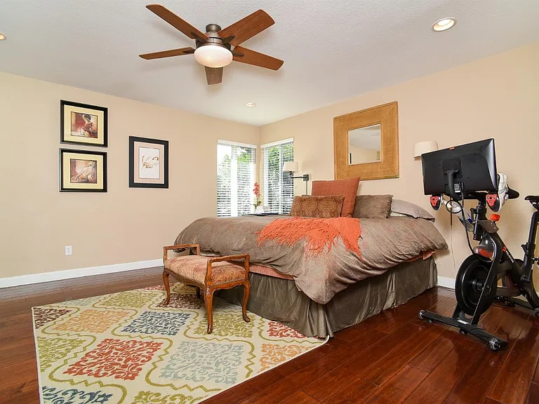 1228 Lantern Ct — Photo 20