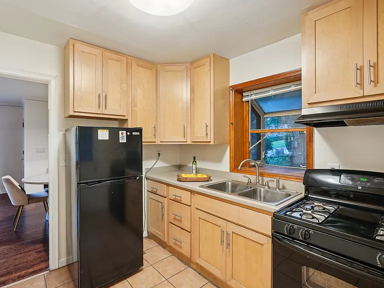 822 Gertrude Pl NW — Photo 7