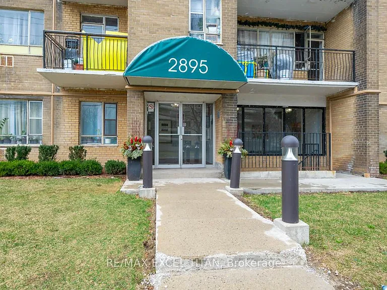 2895 Bathurst St #111 — Photo 8