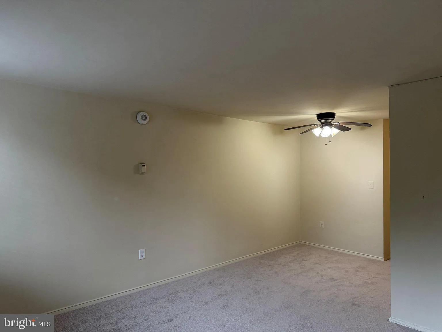 801 N Pitt St — Photo 3