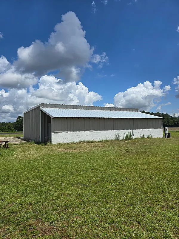 Studio, 2000 sqft, $1,333 — Photo 3