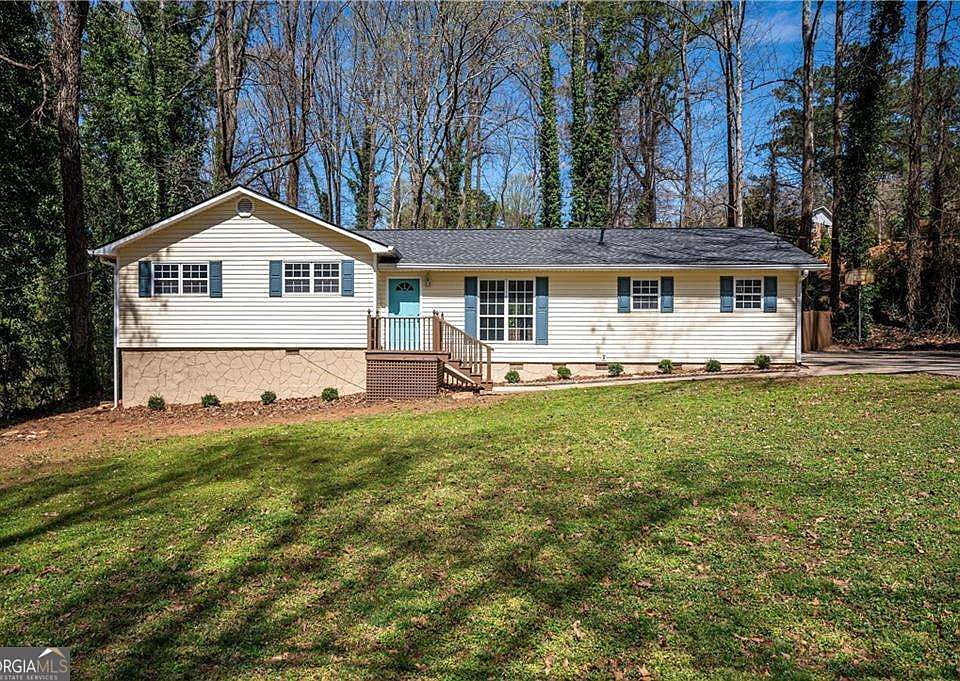 1st image of 405 Concord Woods Dr SE