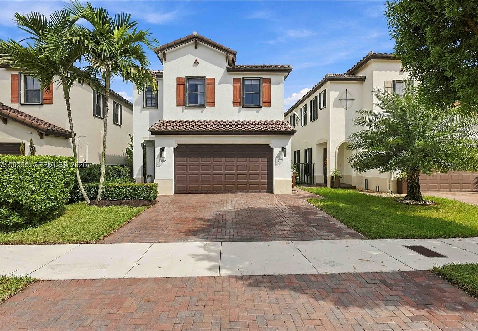 3 bed, 2.5 bath, 2025 sqft, $4,150 — Photo 1