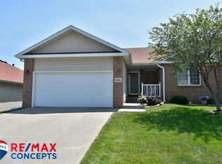 5648 Barrington Park Dr, Lincoln, NE 68516