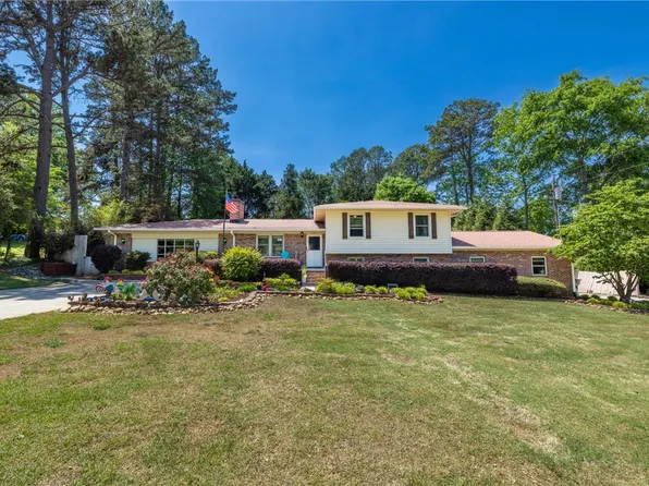 207 Arphenia Dr, West Union, SC 29696