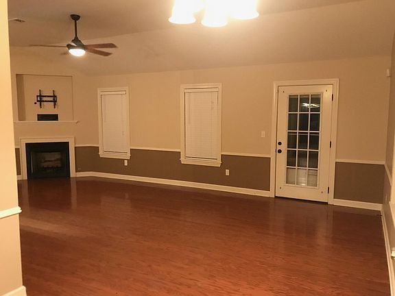 2nd image of 124 American Eagle Way #124