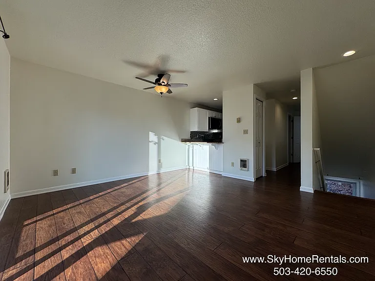 2180 Maplewood Dr S — Photo 5