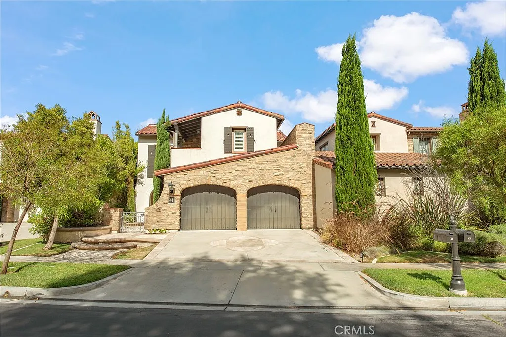 4 bed, 4.5 bath, 3661 sqft, $16,000 — Photo 1