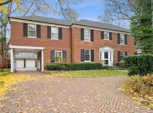 130 Winnetka Rd, Kenilworth, IL 60043