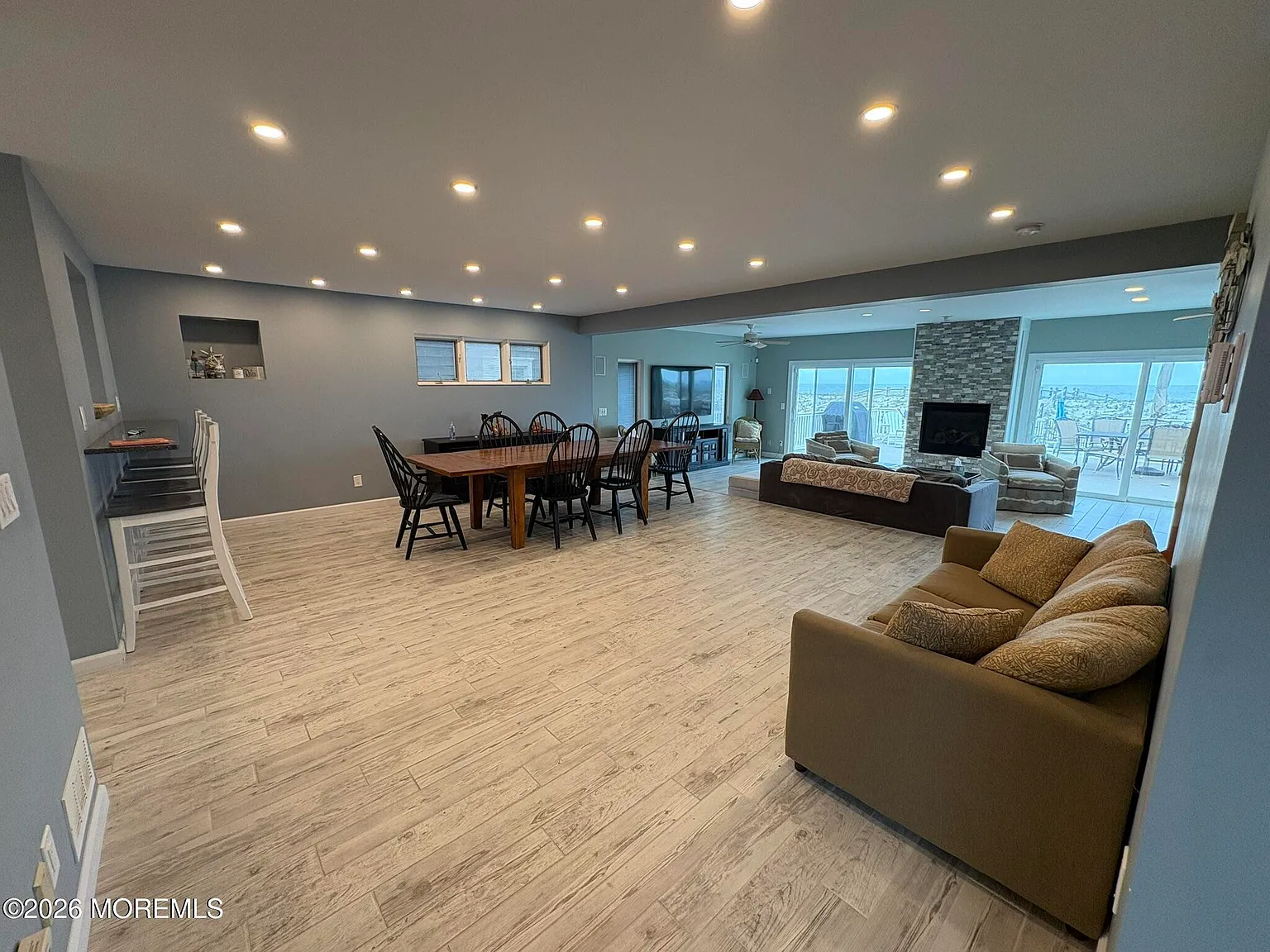 3 bed, 4.5 bath, 2806 sqft, $11,000 — Photo 3