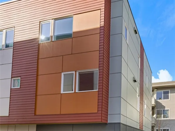 12526 15th Avenue NE #D, Seattle, WA 98125