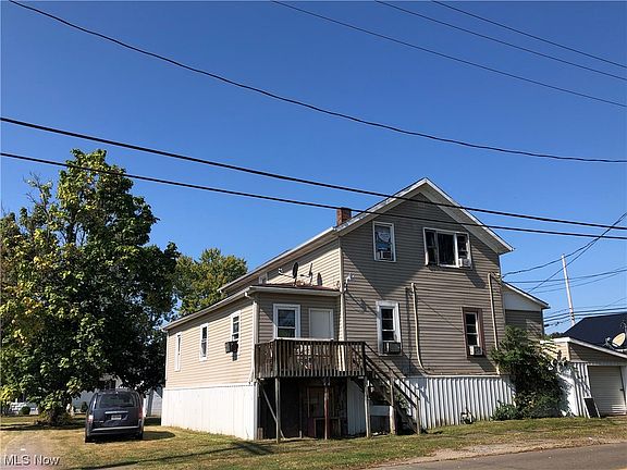 2nd image of 407 E Cherry St