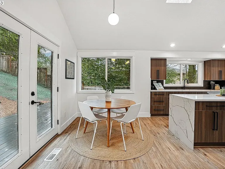 13991 Majestic Ct — Photo 10