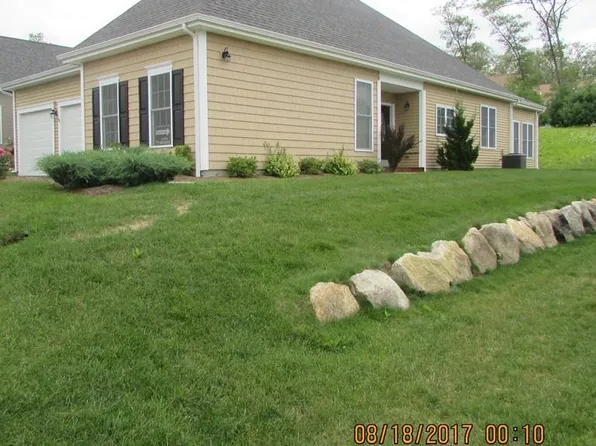 140 Taft Hill Ln, Uxbridge, MA 01569