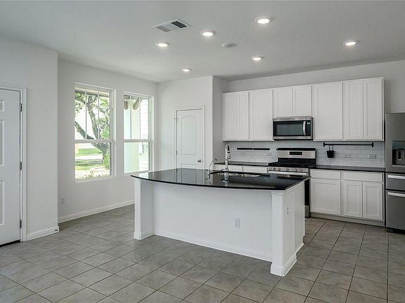 3rd image of 2540 Acoma Ln