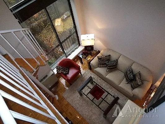 Rented by Anchor Associates | media 47