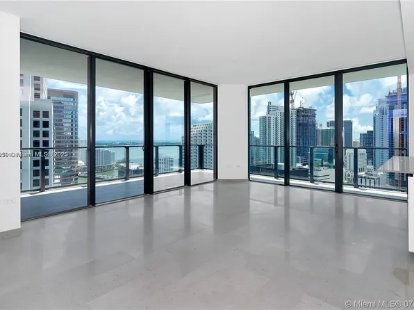 68 SE 6th St #2501, Miami, FL 33130