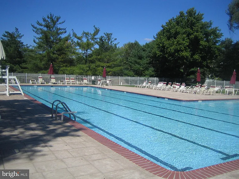 205 Salem Ct #10 — Photo 20