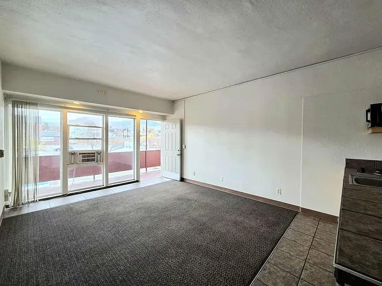 101 N Mission St — Photo 24
