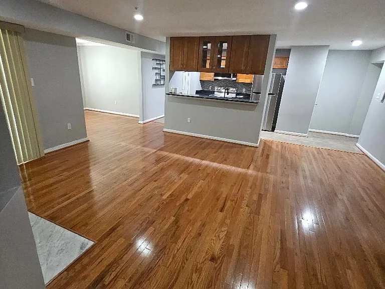 9811 Lake Pointe Ct #203 — Photo 17