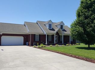 1009 E Milestone Ct, Bardstown, KY 40004