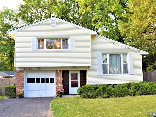 277 Hickory Ave, Tenafly, NJ 07670