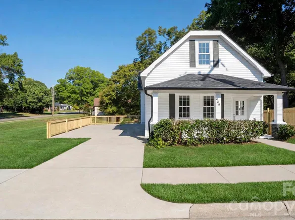 604 Oak St, Mooresville, NC 28115