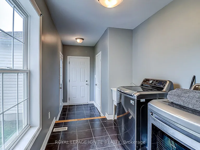931 Broadway Blvd — Photo 24