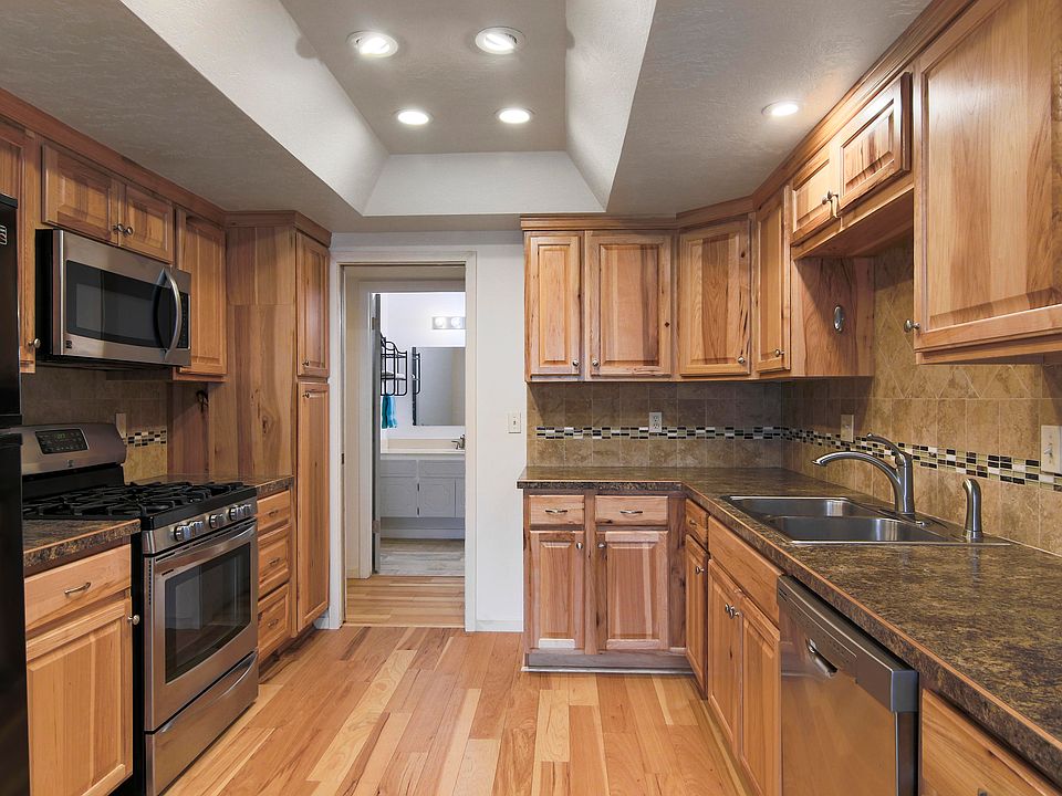 1st image of 1695 Eucalyptus Dr