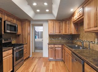 1695 Eucalyptus Dr, Solvang, CA 93463