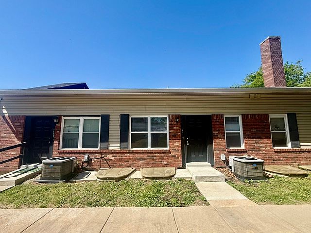 1st image of 1114 Barrington Ln