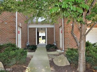 4623 Hummingbird Ln #113, Fairfax, VA