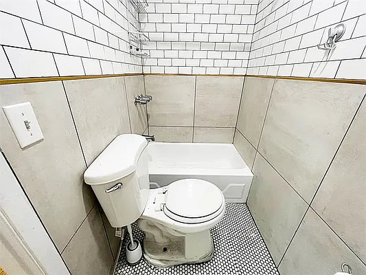 Rented by Bond New York | media 6