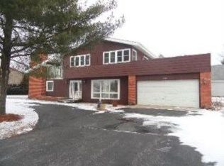 1102 Cherry St, Lake In The Hills, IL 60156