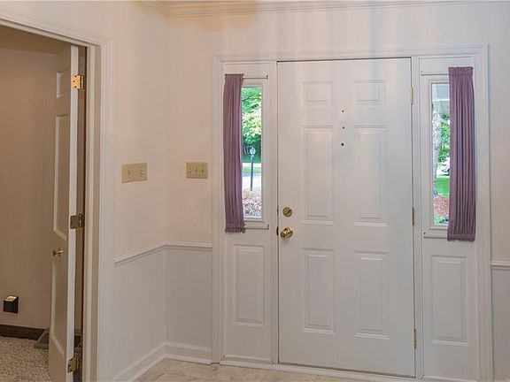 3rd image of 9880 Lakewood Dr E