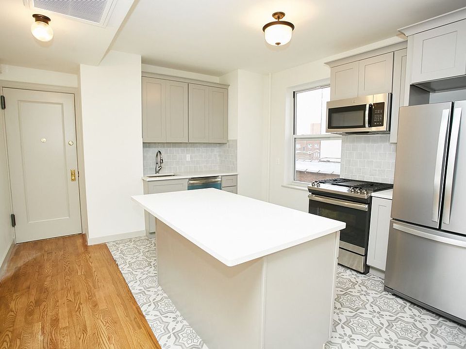 1st image of 2912 Newtown Ave APT 1C
