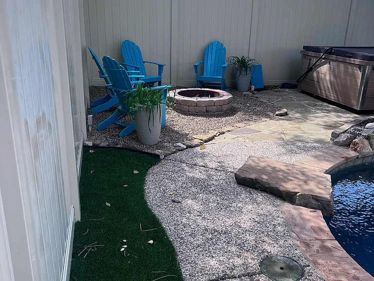 2385 Dundee Dr — Photo 1