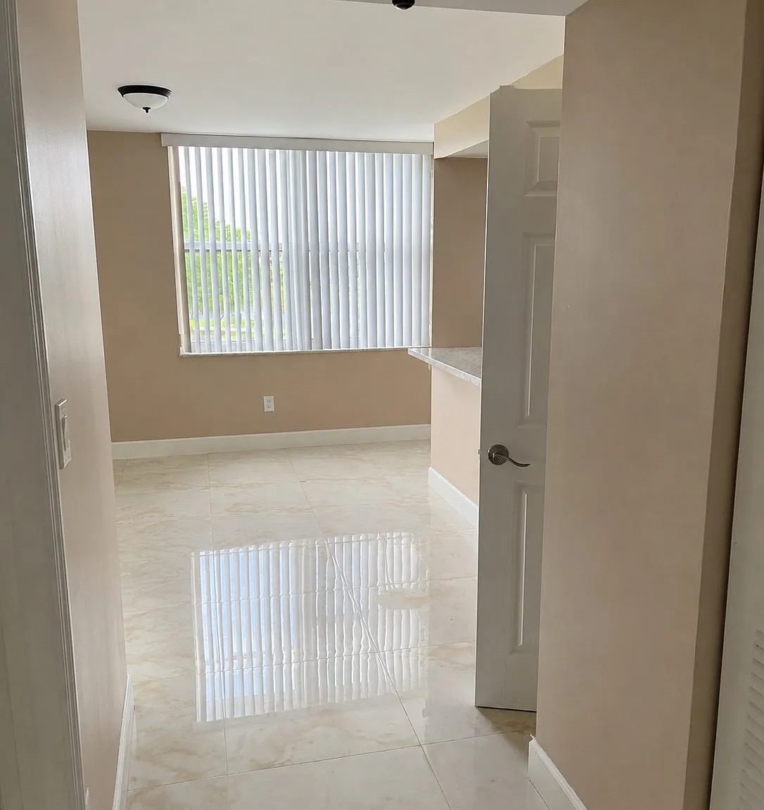 Studio, 2.0 bath, 1110 sqft, $2,100 — Photo 3