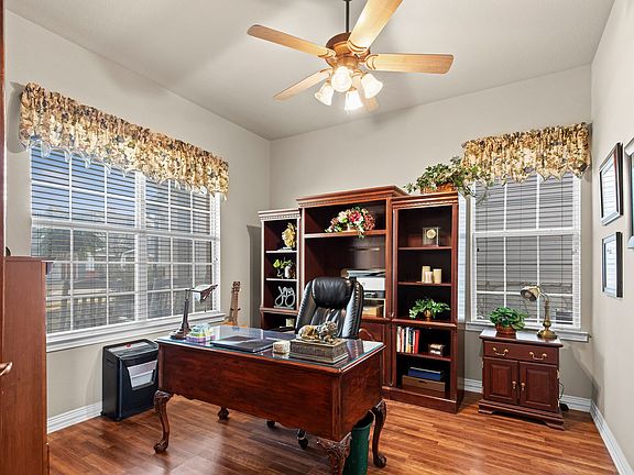 4th image of 6407 Daisy Dr