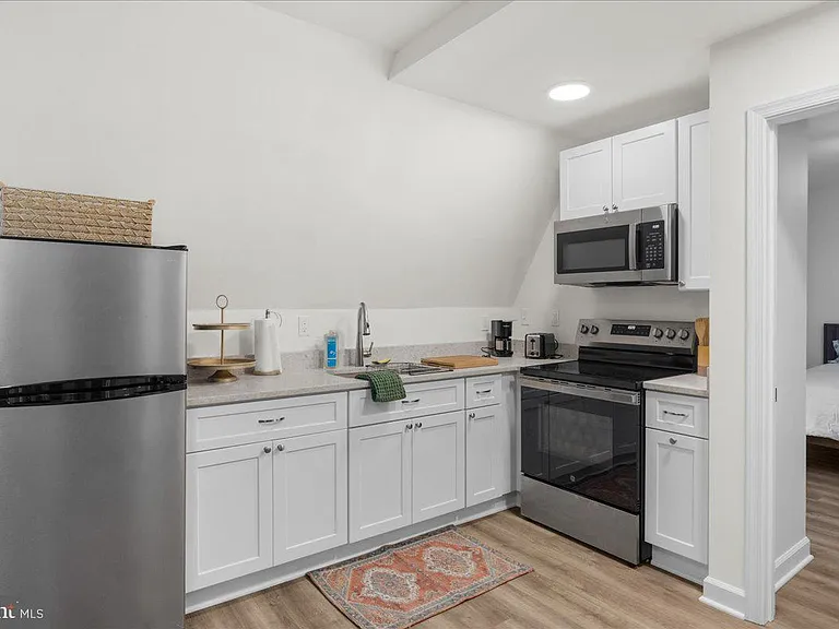 380 Broadview Ave #2 — Photo 6