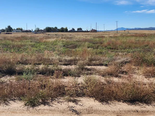 475 W Guymas Trl, Paulden, AZ 86334