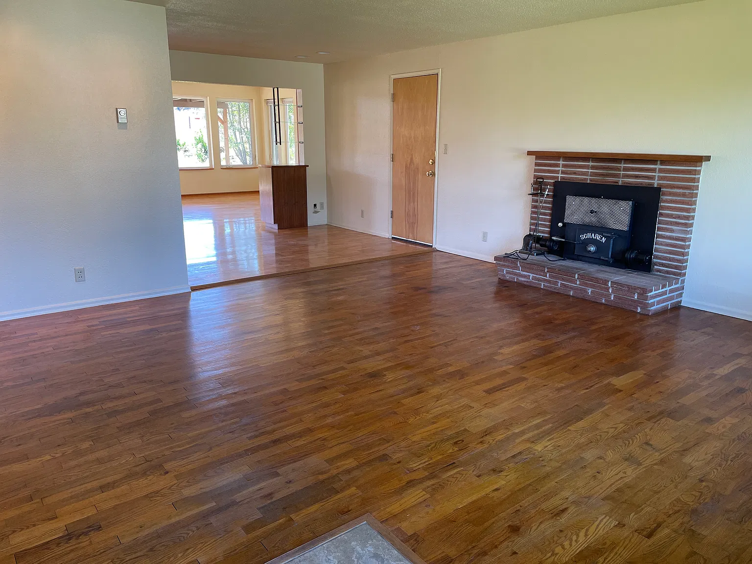 3 bed, 1710 sqft, $3,450 — Photo 3