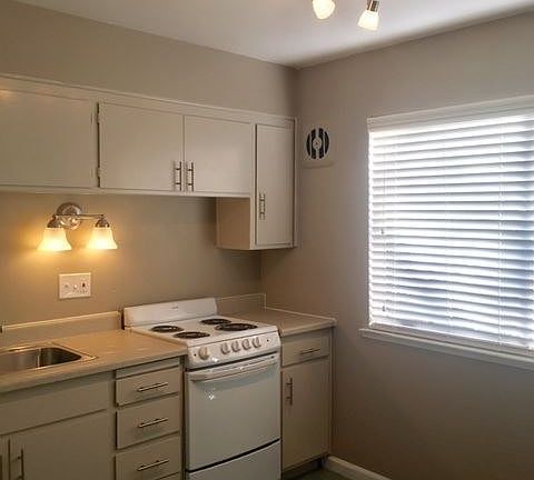 4th image of 3742 4th Ave APT 07