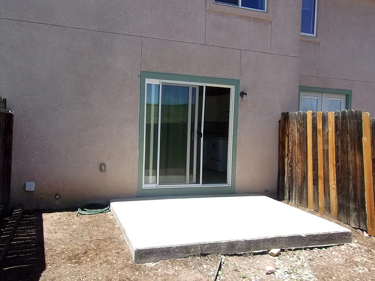 1138 Darby St — Photo 17