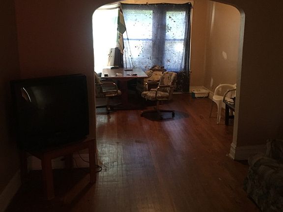 3rd image of 5615 S Winchester Ave