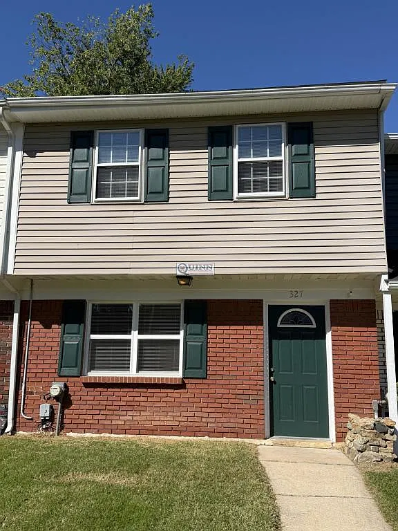 327 Willow Drive — Photo 1