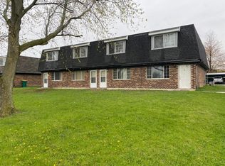 7542 Whitcomb St, Merrillville, IN 46410
