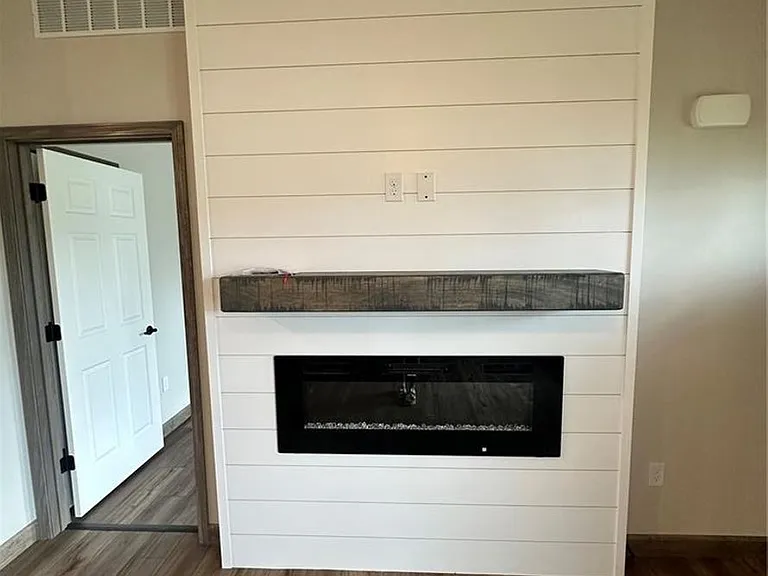 547 Somerset Dr — Photo 3
