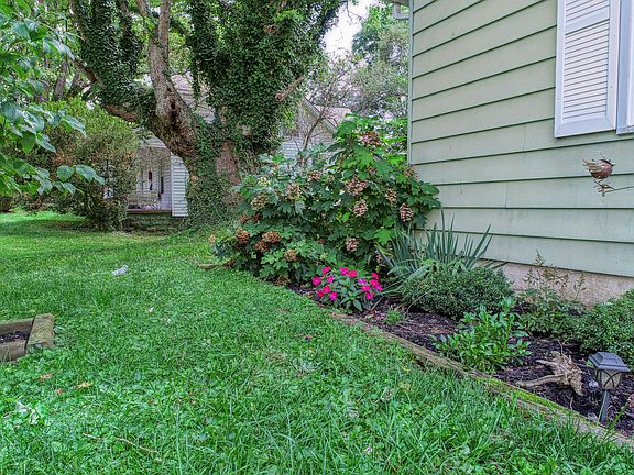 4th image of 207 Clay St