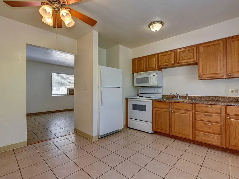278 S Hardin St — Photo 10